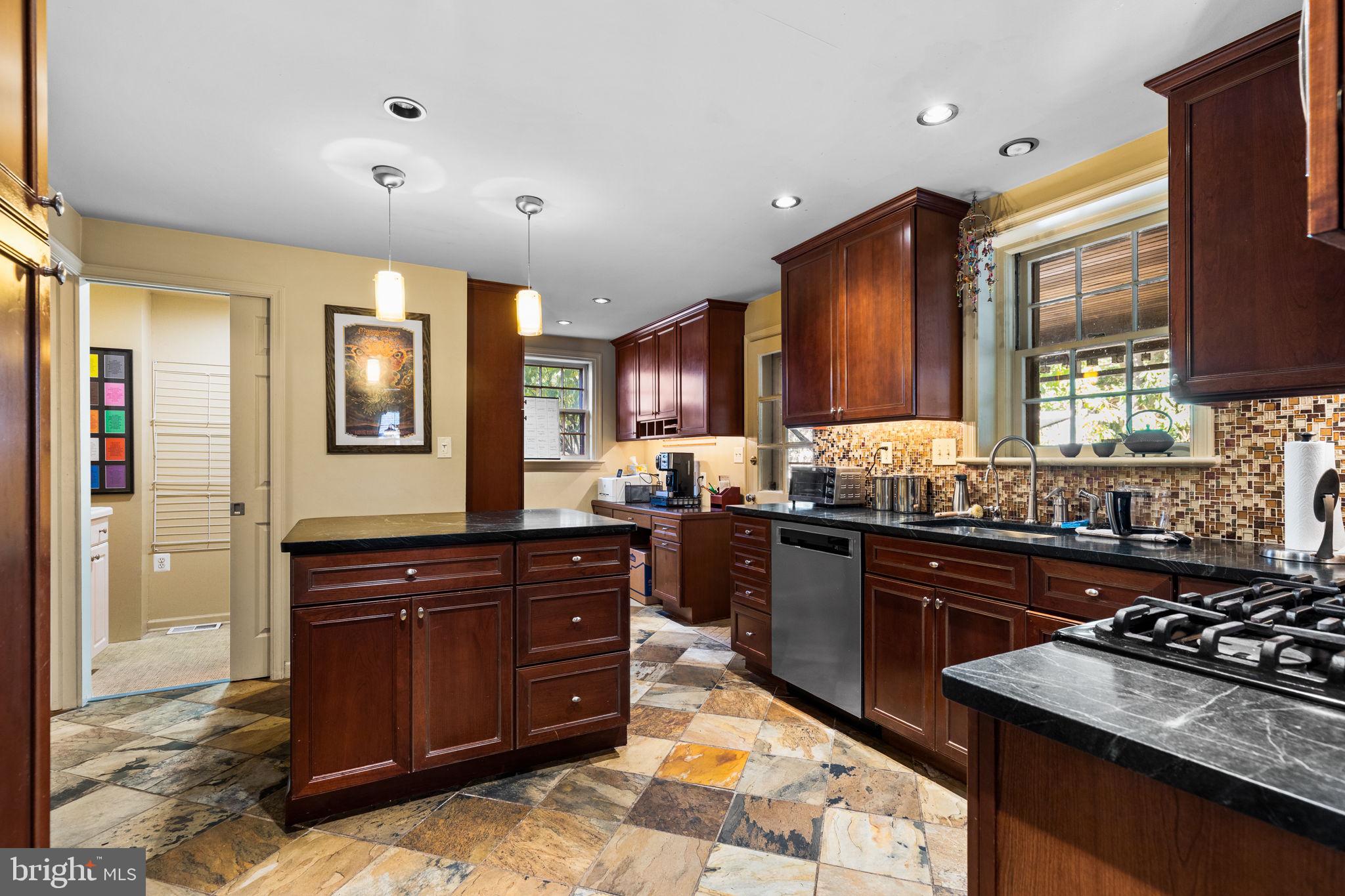 713 Dover Road Wynnewood, PA 19096 - Photo 7 of 31