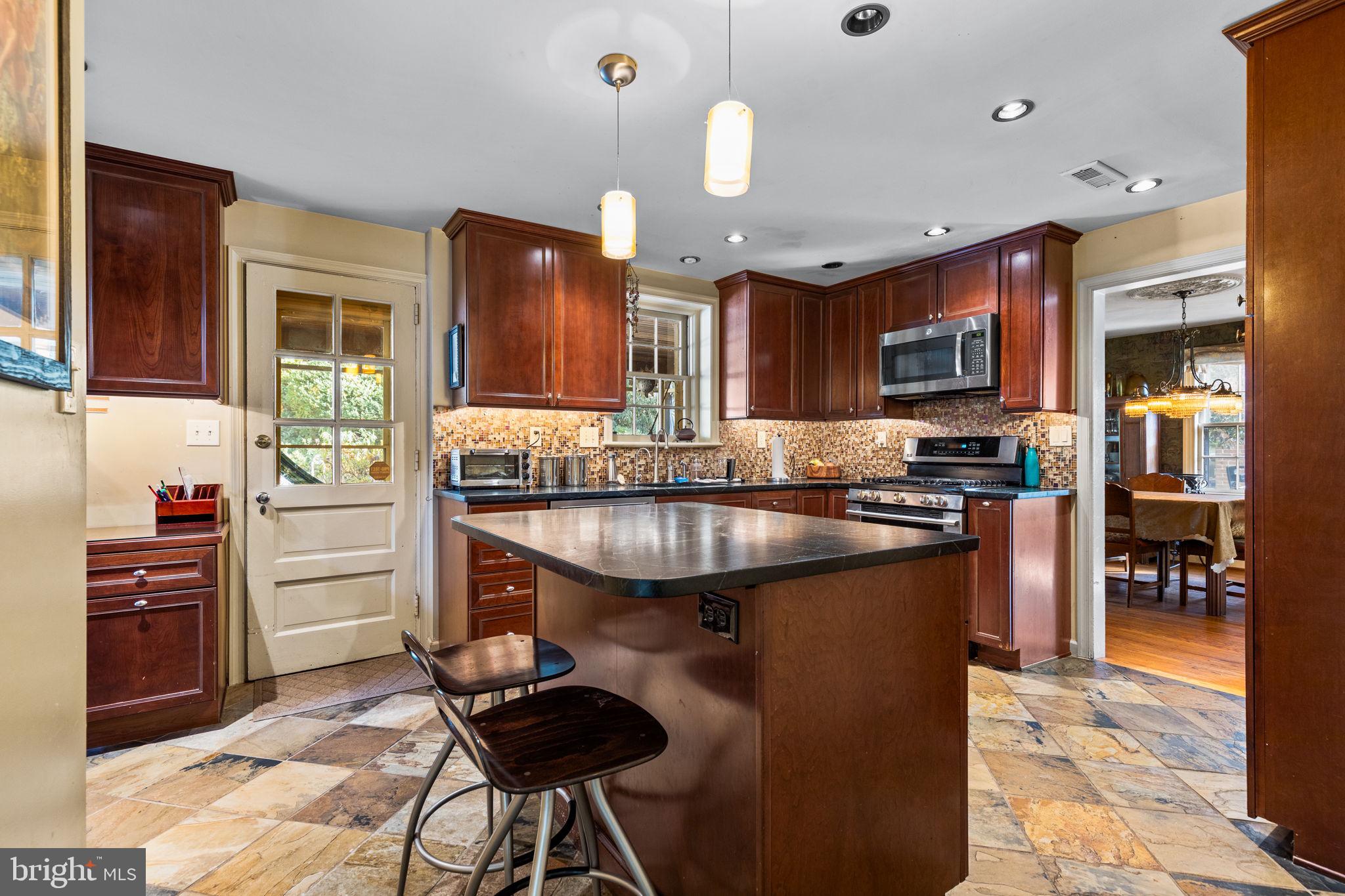 713 Dover Road Wynnewood, PA 19096 - Photo 8 of 31