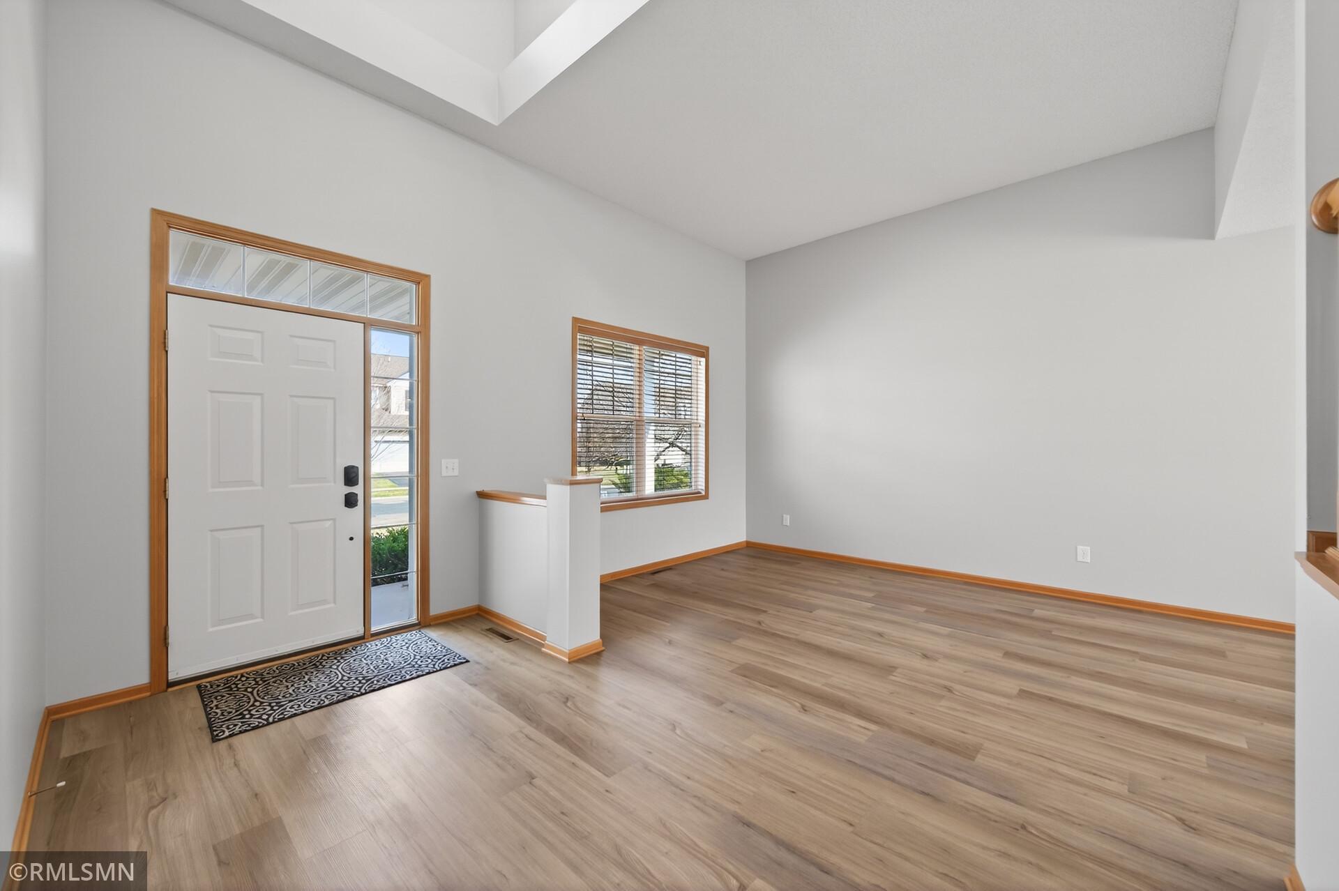 18017 68th Avenue North Maple Grove, MN 55311 - Photo 4 of 34