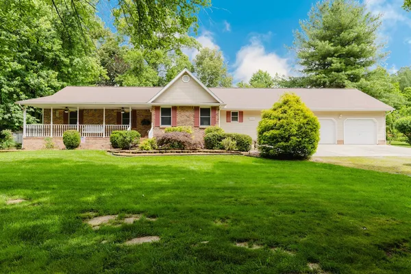 $289,000 | 2006 Spring Garden Road, Marion, IL 62959
