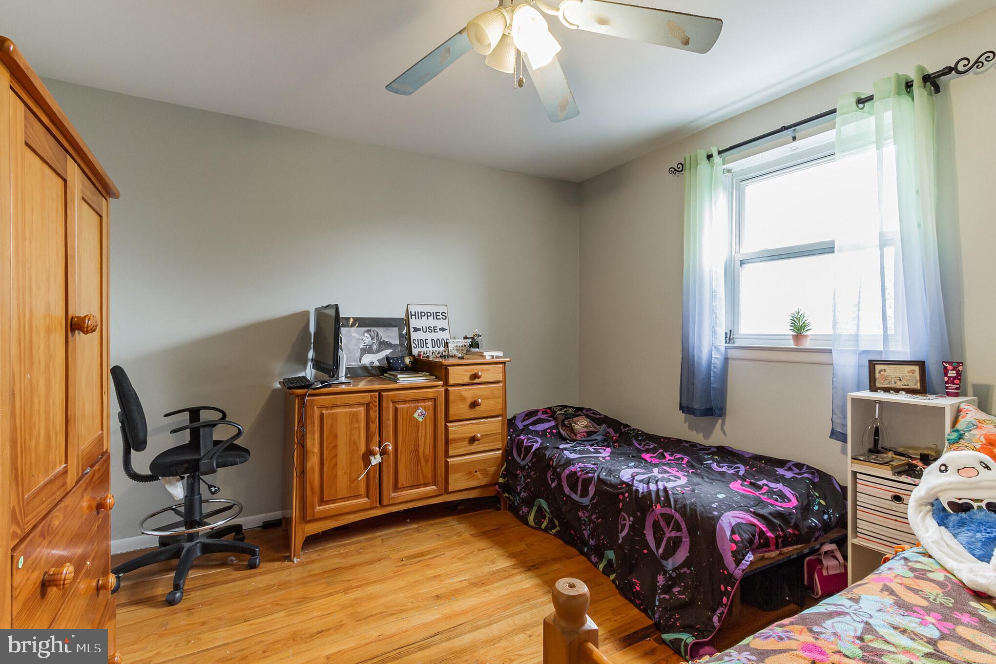 9824 Hardy Road Philadelphia, PA 19115 - Photo 17 of 31 Spacious 2nd bedroom with ceiling fan & light
