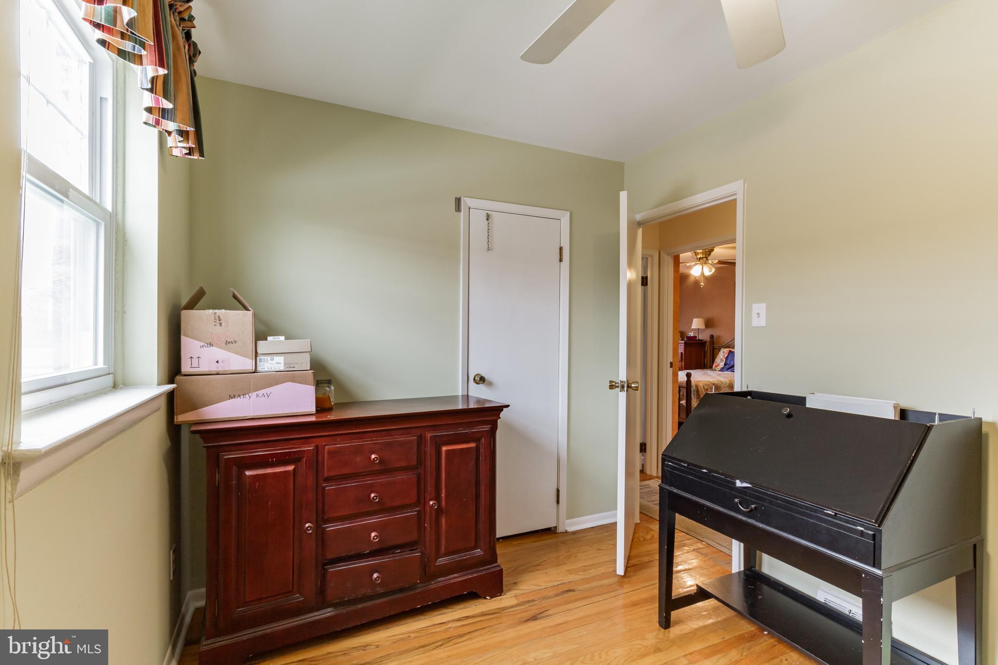 9824 Hardy Road Philadelphia, PA 19115 - Photo 19 of 31 Large window and those wonderful hardwood floors