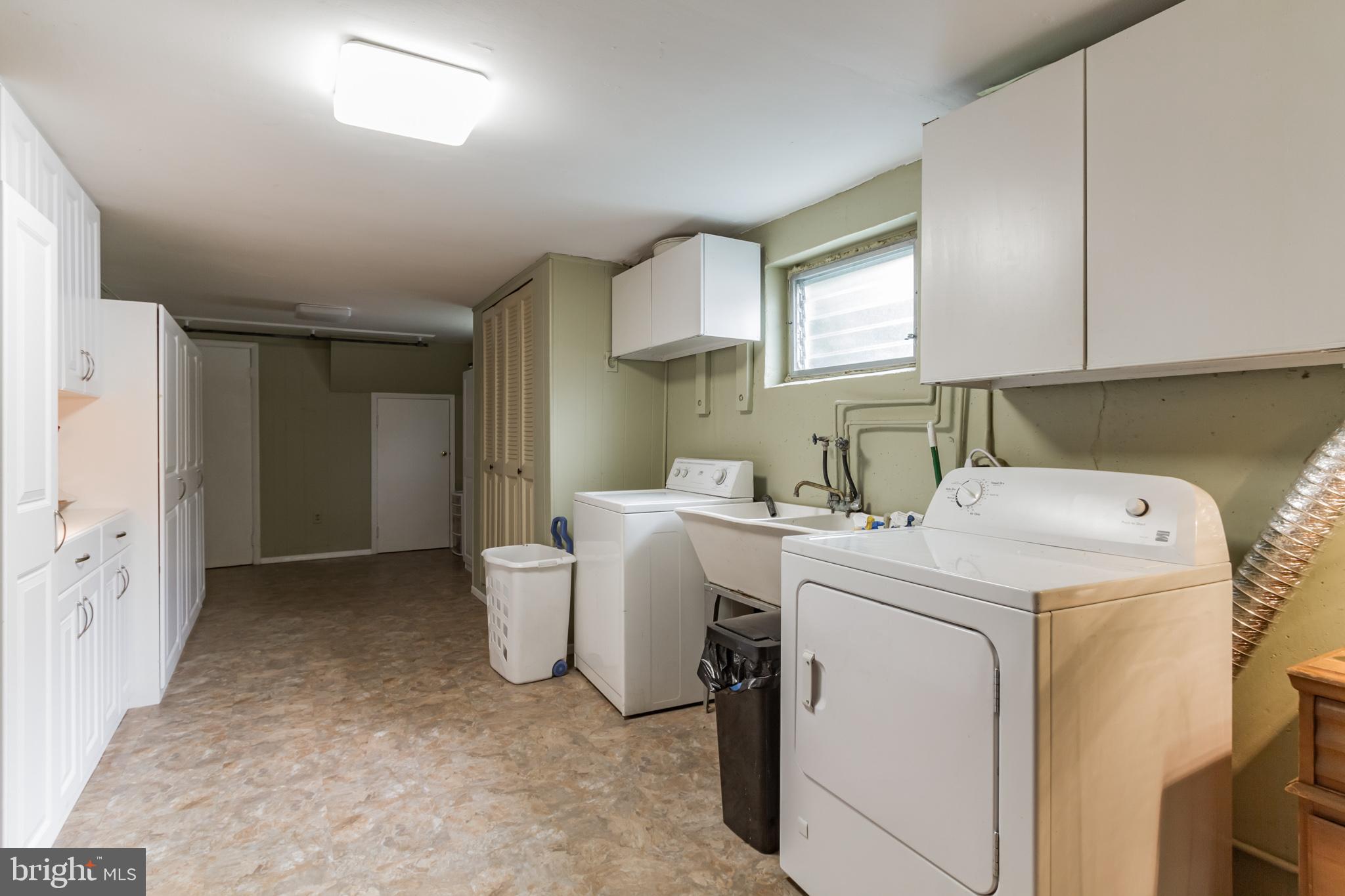 9824 Hardy Road Philadelphia, PA 19115 - Photo 24 of 31 Huge laundy/storage/utilty room