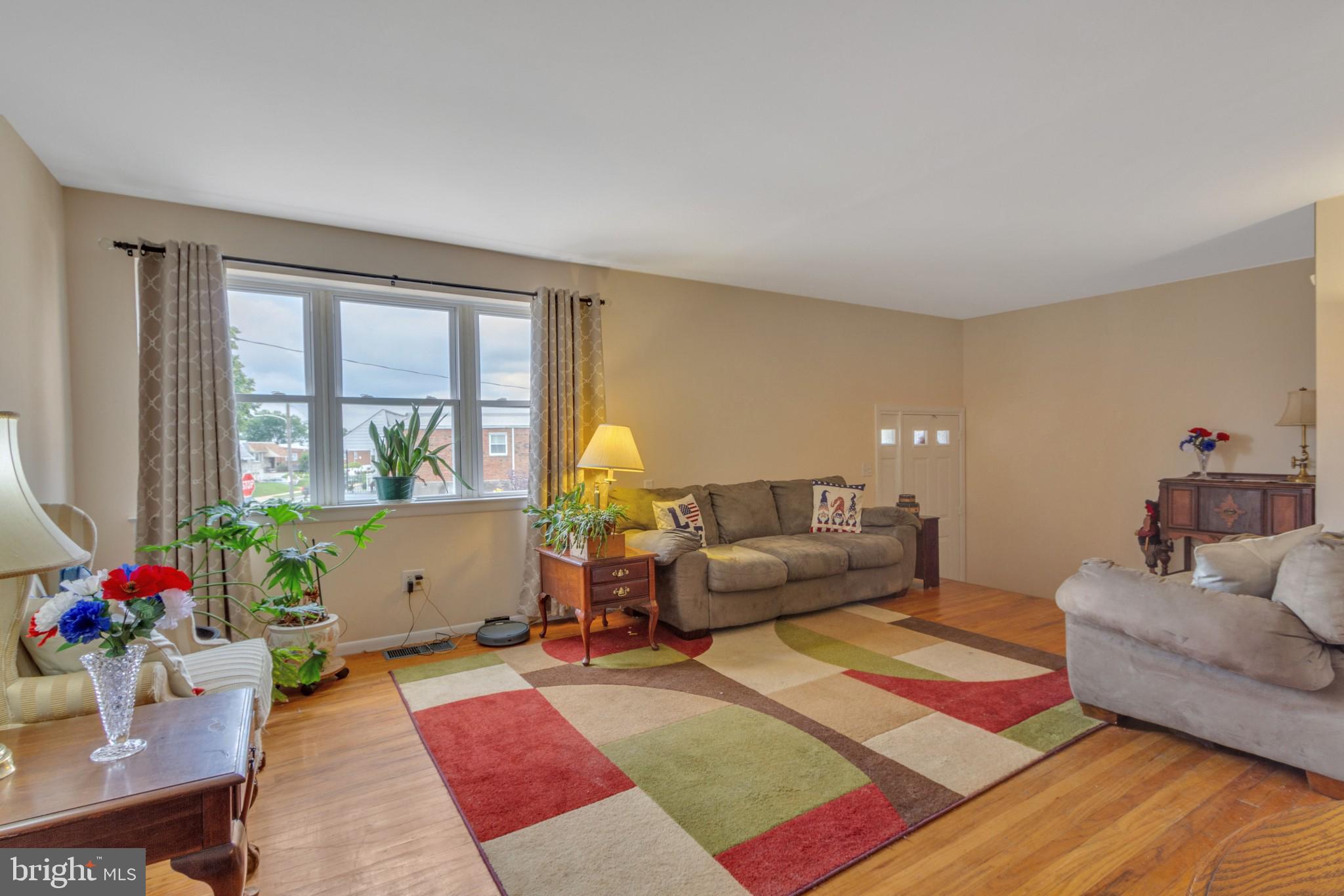 9824 Hardy Road Philadelphia, PA 19115 - Photo 6 of 31 Huge living room with 3 large windows
