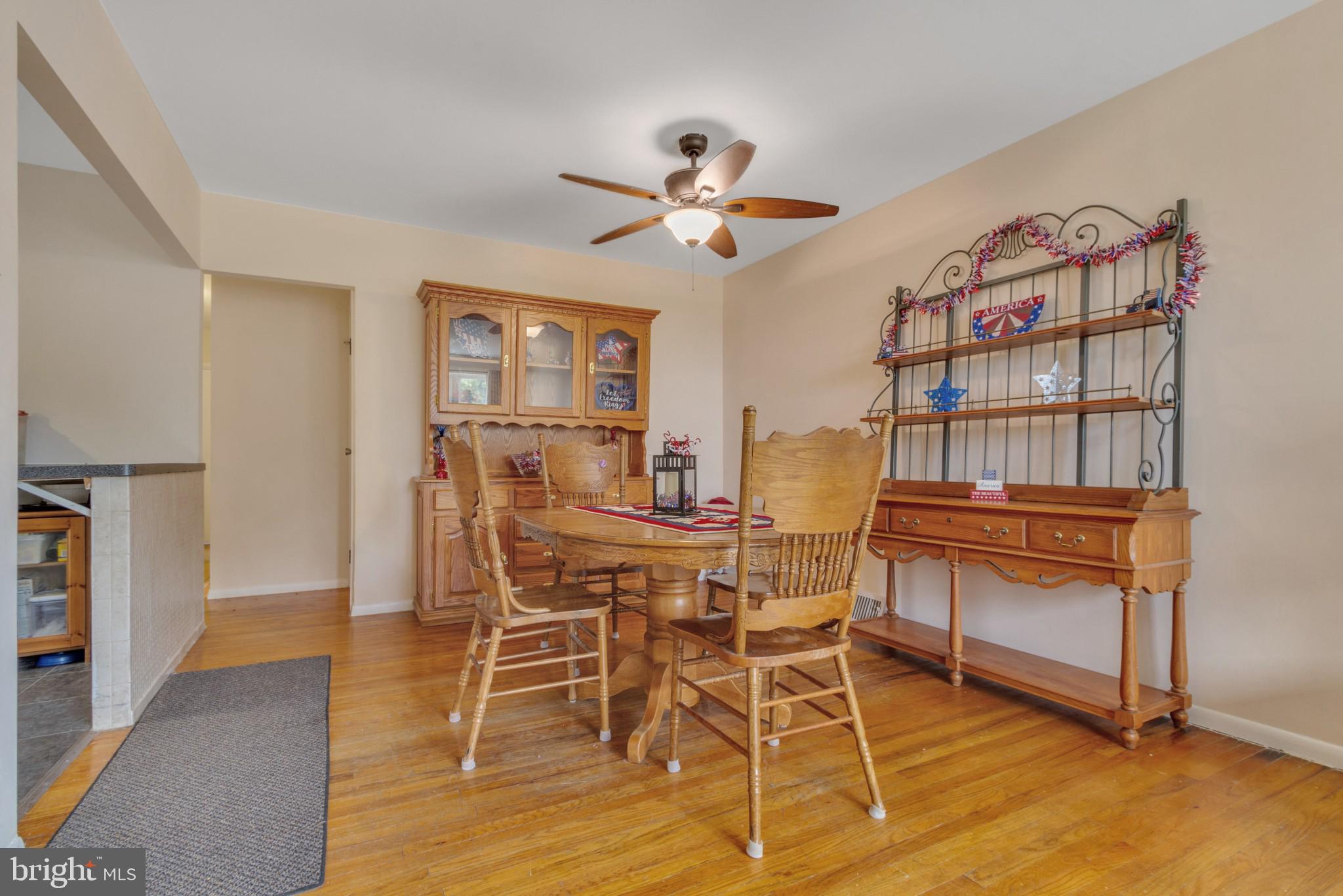 9824 Hardy Road Philadelphia, PA 19115 - Photo 7 of 31 Large formal dining room