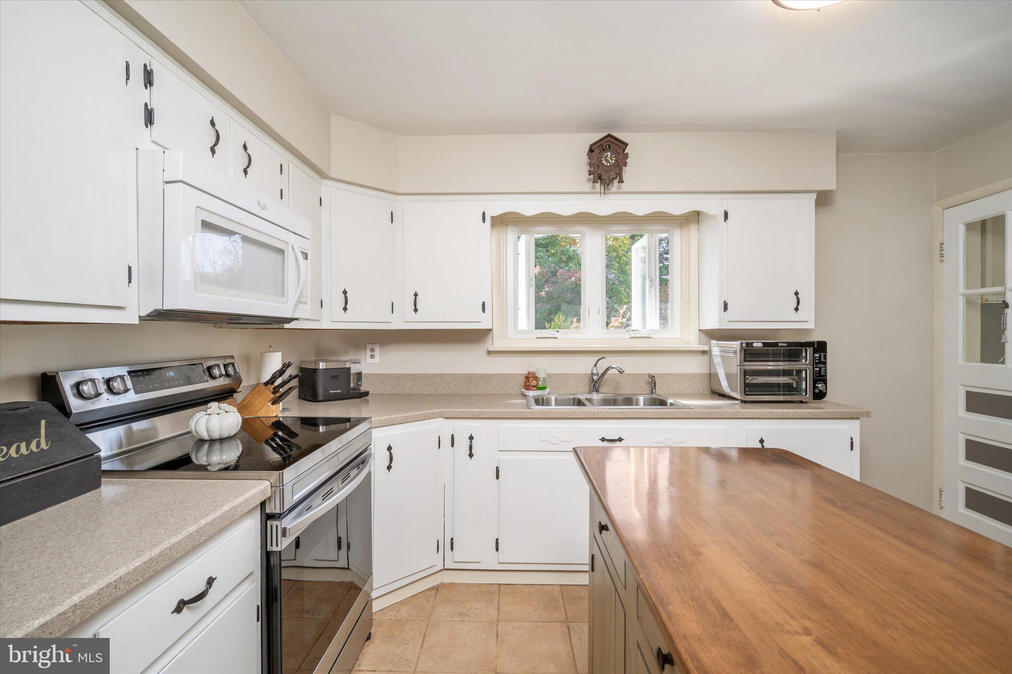 47 Vincent Avenue Hamilton, NJ 08619 - Photo 11 of 29