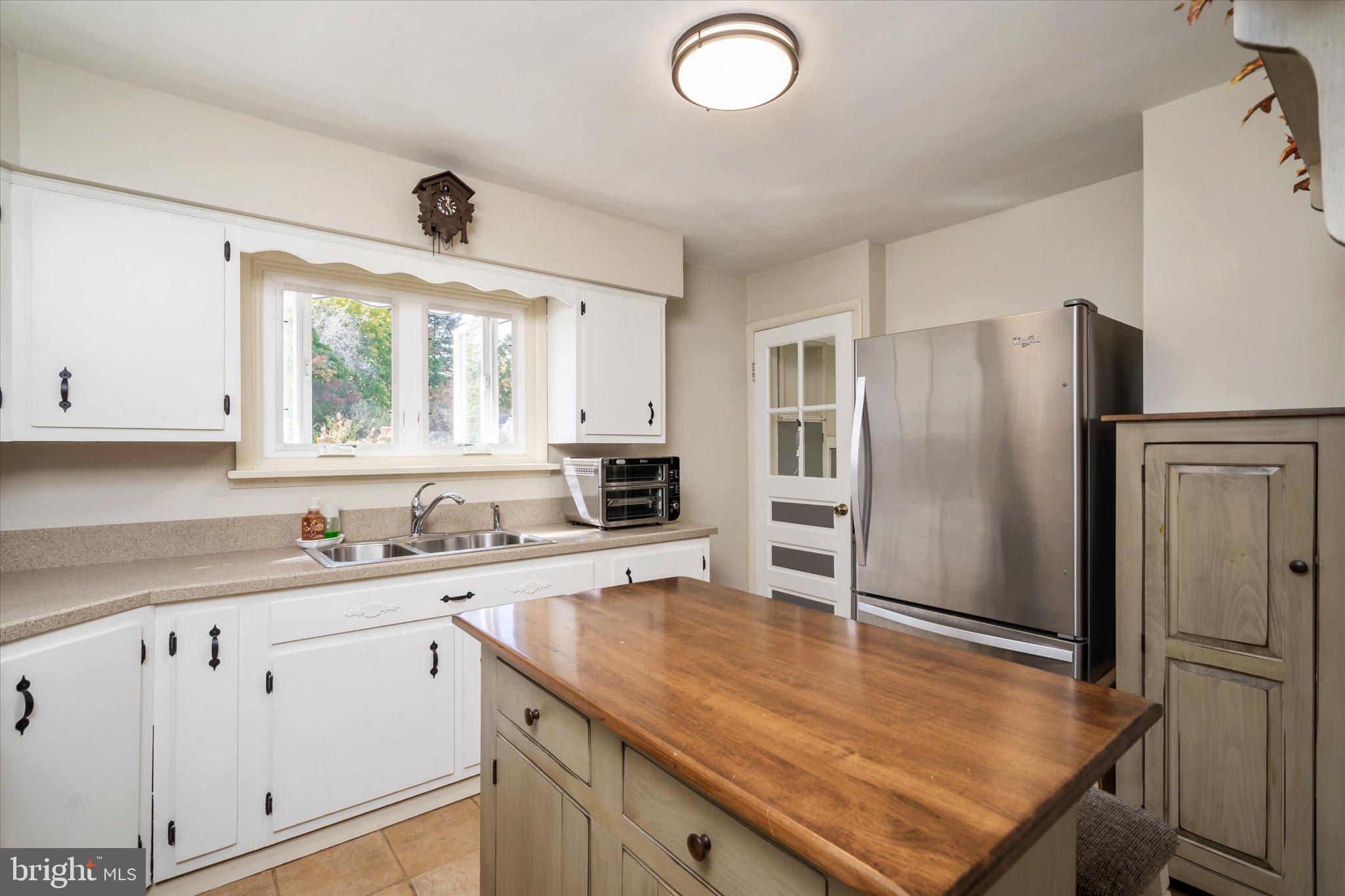 47 Vincent Avenue Hamilton, NJ 08619 - Photo 12 of 29