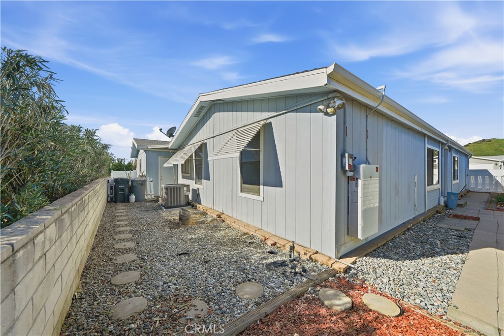 9578 Sharondale Road Calimesa, CA 92320 - Photo 14 of 38
