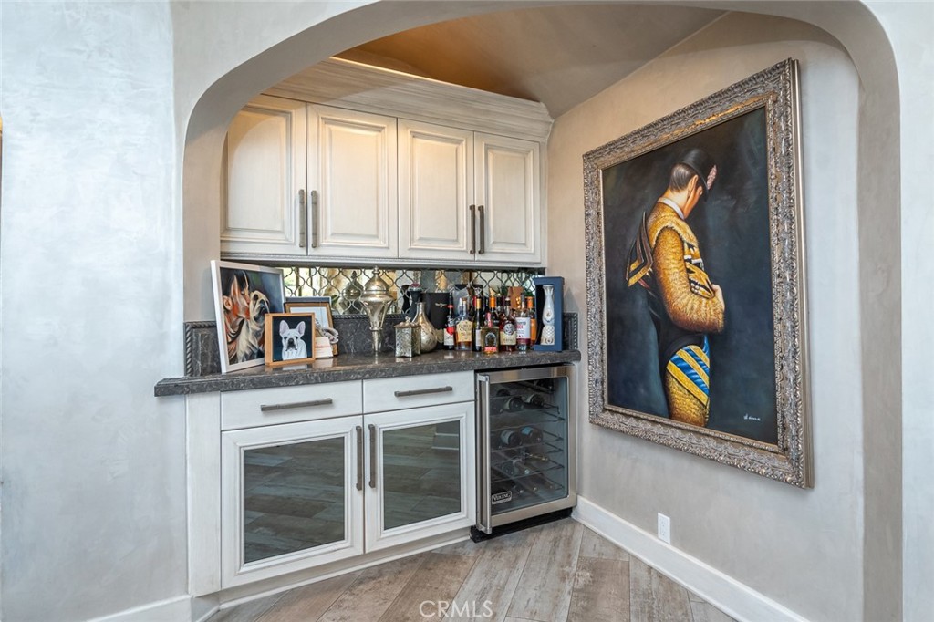 330 Kempton Road Glendale, CA 91202 - Photo 22 of 75