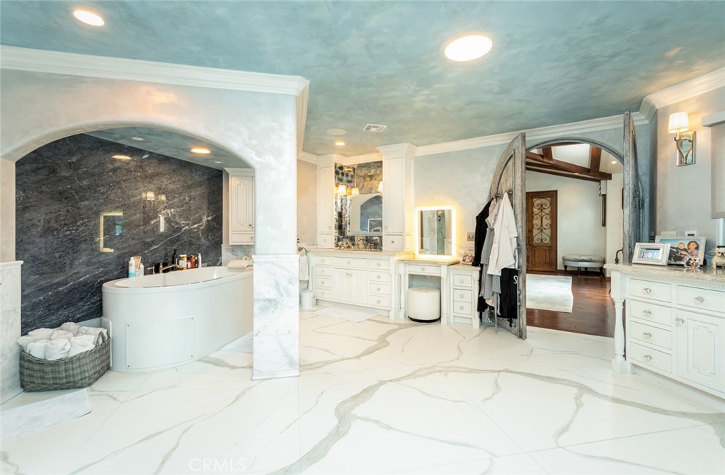 330 Kempton Road Glendale, CA 91202 - Photo 41 of 75