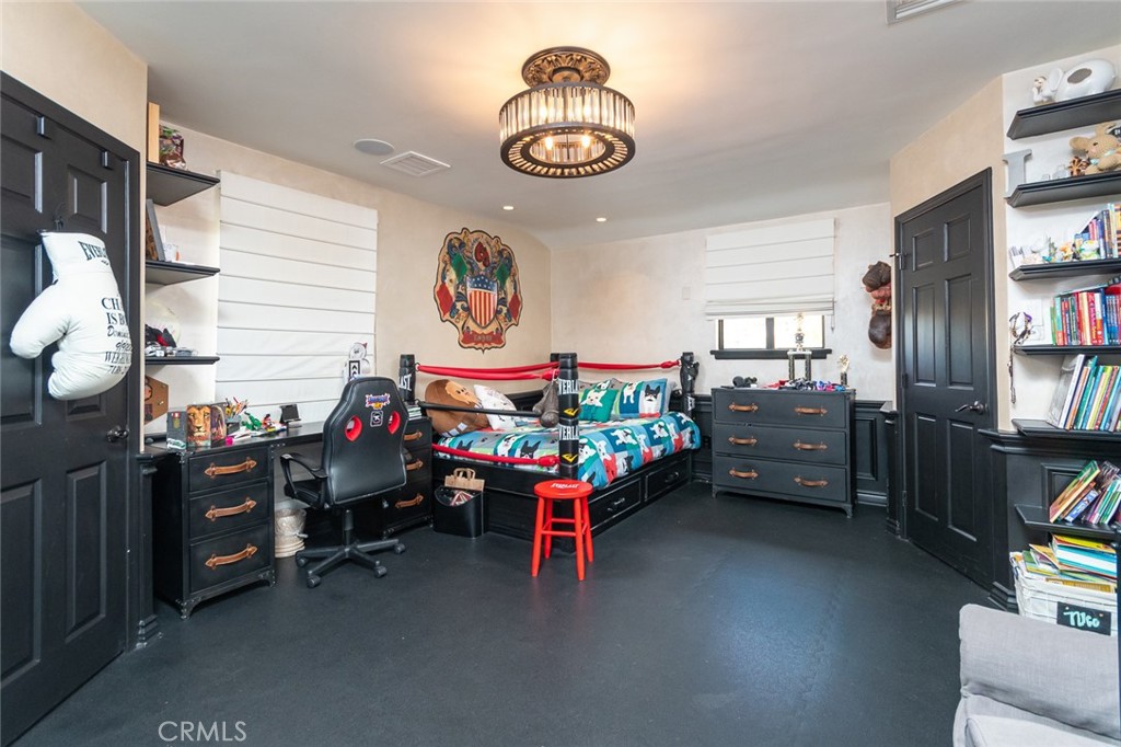 330 Kempton Road Glendale, CA 91202 - Photo 43 of 75