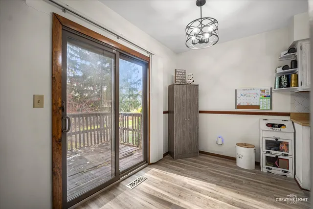 a view of a livingroom with furniture