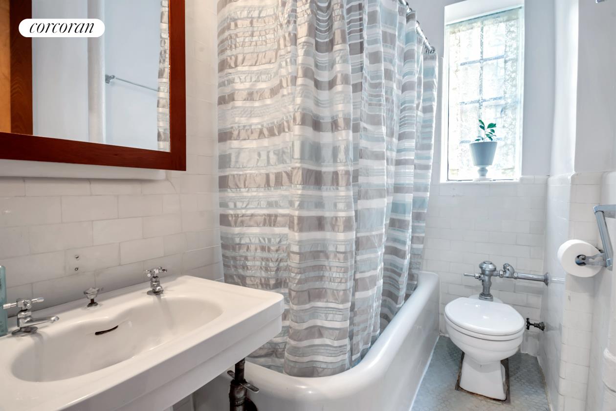 116 Pinehurst Avenue, Unit G33 Manhattan, NY 10033 - Photo 7 of 10