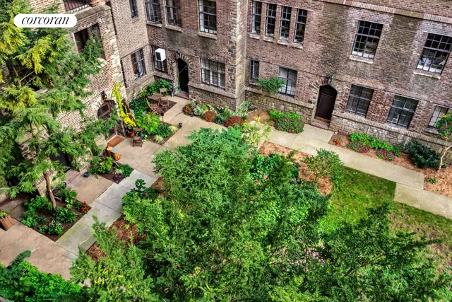 $475,000 | 116 Pinehurst Avenue, Unit G33 | Hudson Heights