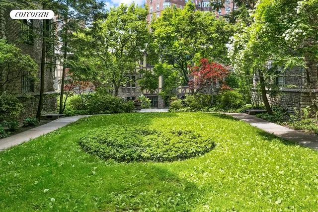 $475,000 | 116 Pinehurst Avenue, Unit G33 | Hudson Heights