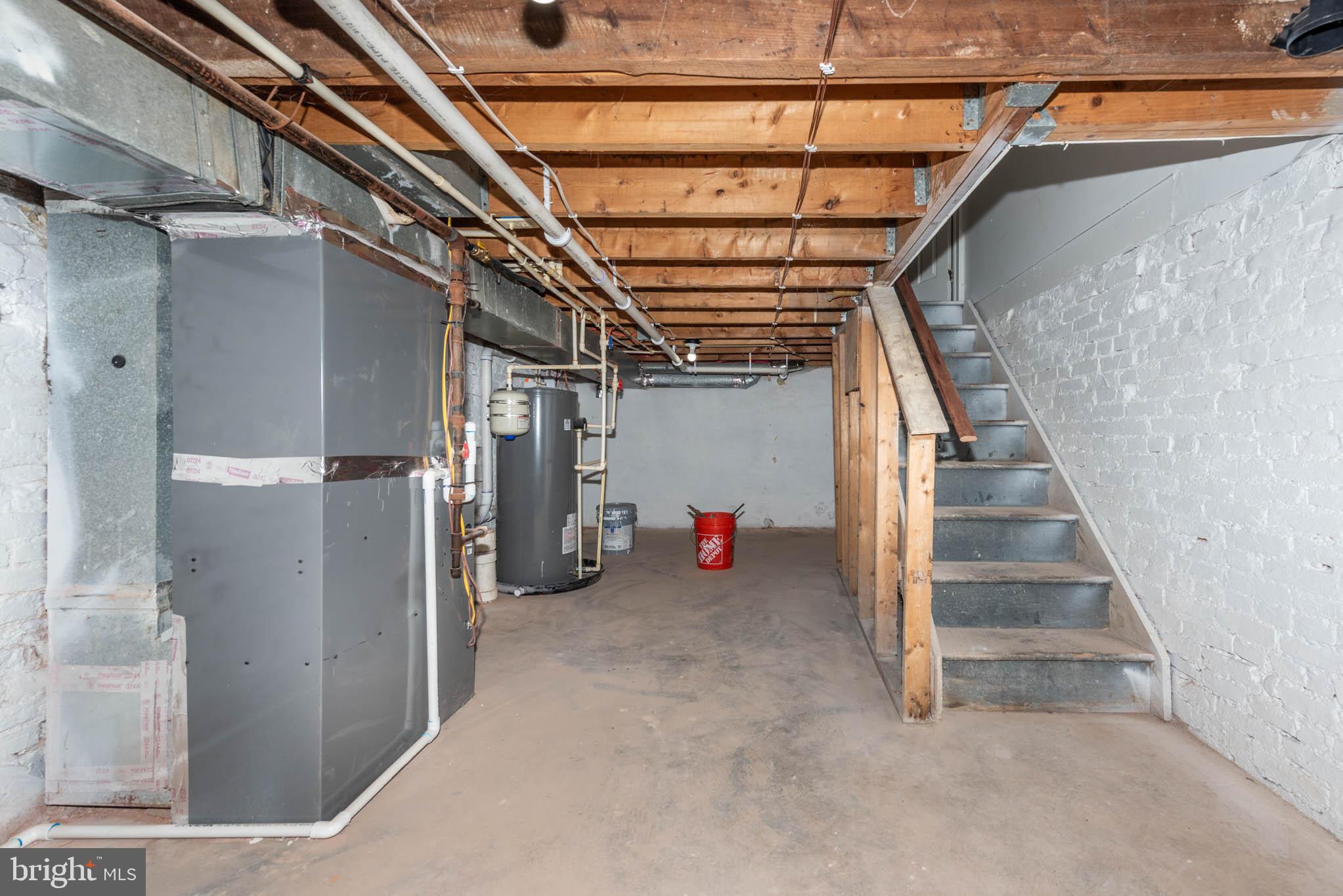 554 Gold Street Baltimore, MD 21217 - Photo 18 of 23 a view of storage and utility room