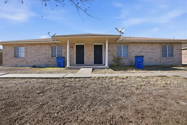 $200,000 | 124 Kerry Drive, Unit 2, George West, TX 78022
