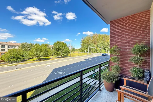 $765,000 | 2960 Vaden Drive, Unit 2103, Fairfax, VA 22031