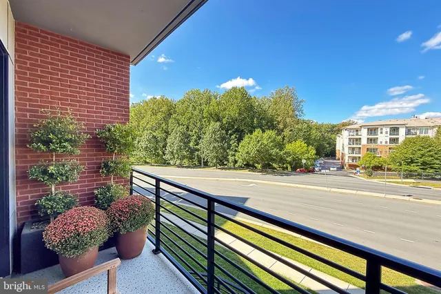$765,000 | 2960 Vaden Drive, Unit 2103, Fairfax, VA 22031
