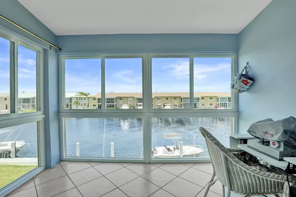 $214,900 | 930 Southeast 9th Avenue, Unit 11, Pompano Beach, FL 33060