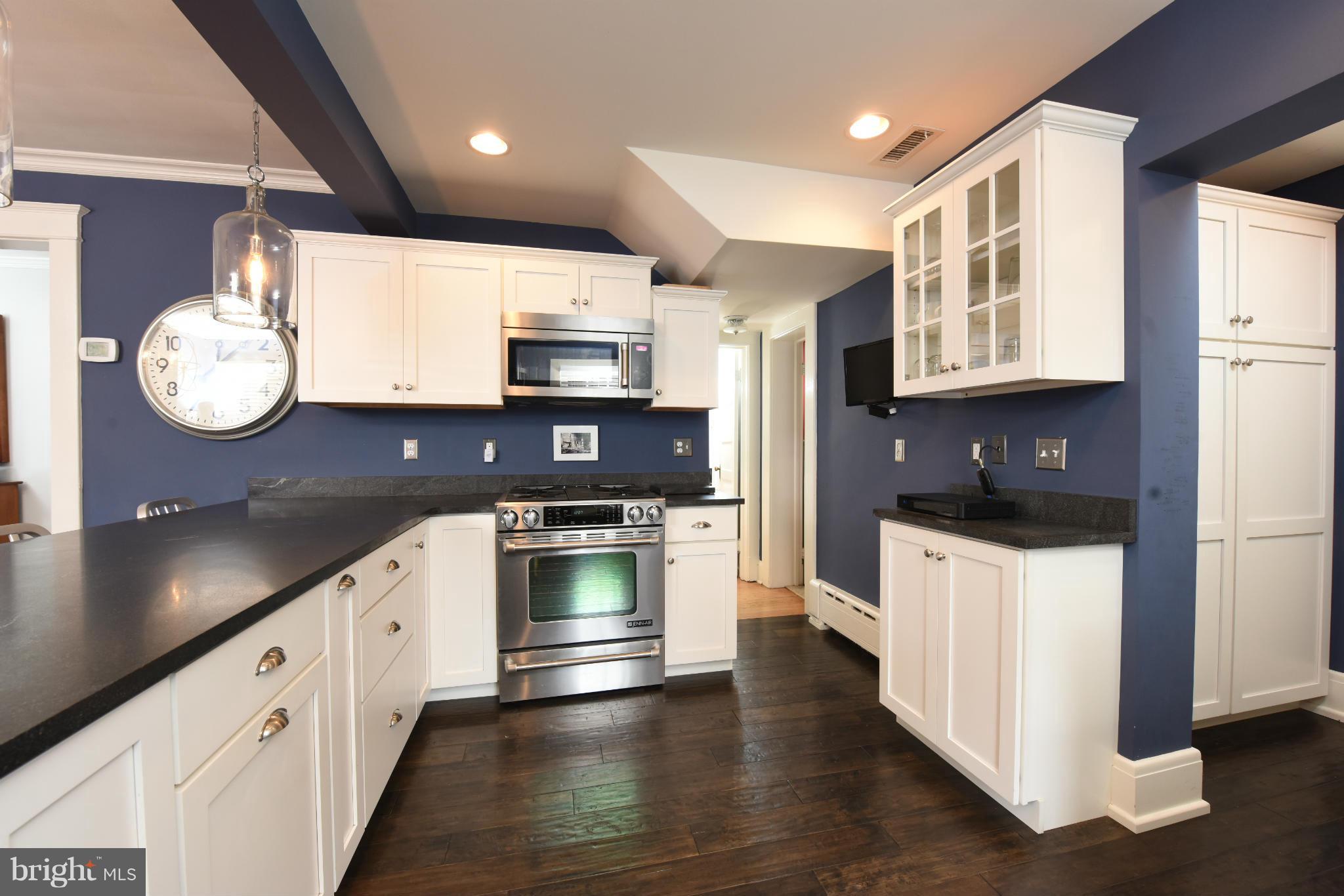 308 Wendover Road Baltimore, MD 21218 - Photo 11 of 30 Custom Granite