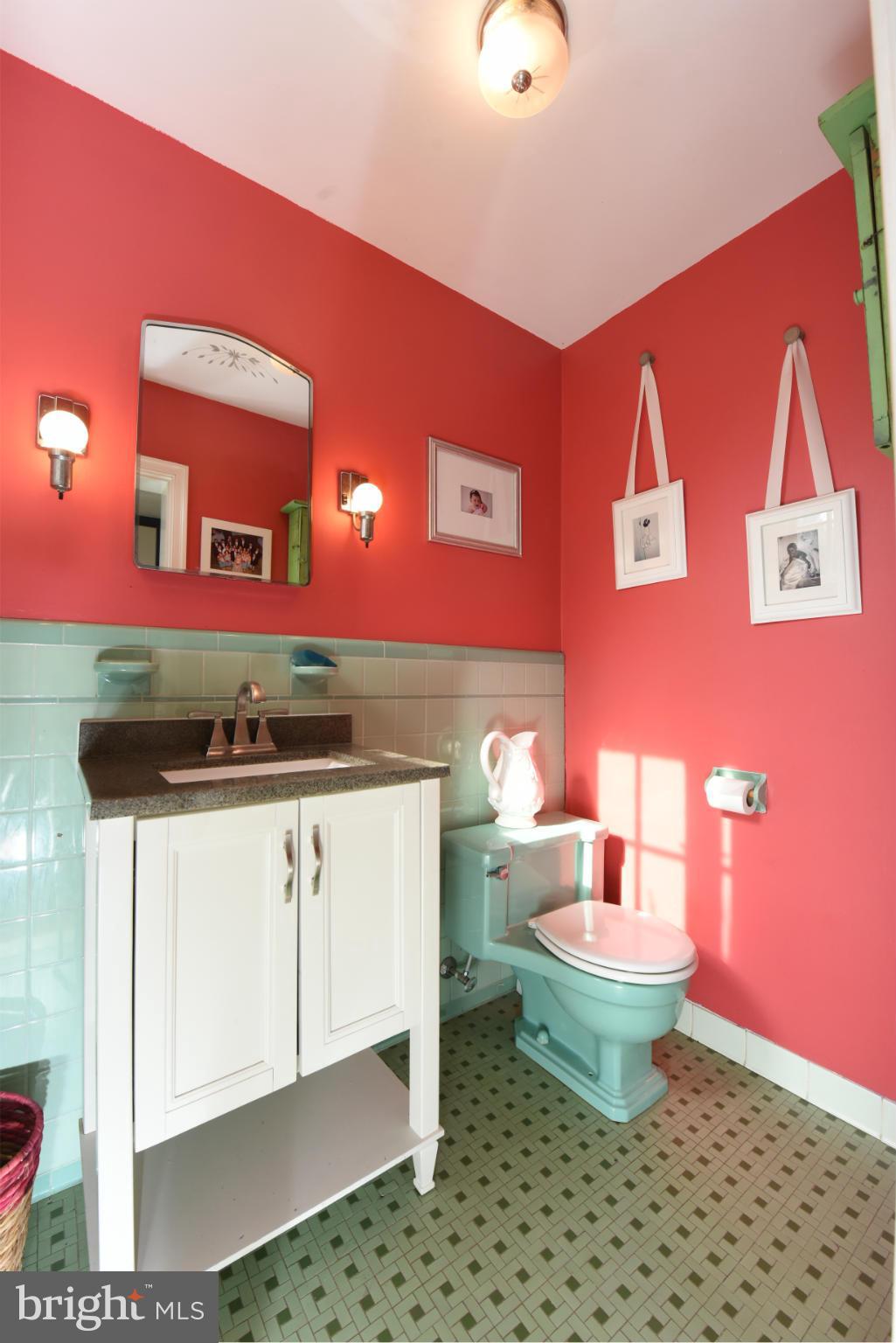 308 Wendover Road Baltimore, MD 21218 - Photo 13 of 30 Main Level Half Bath