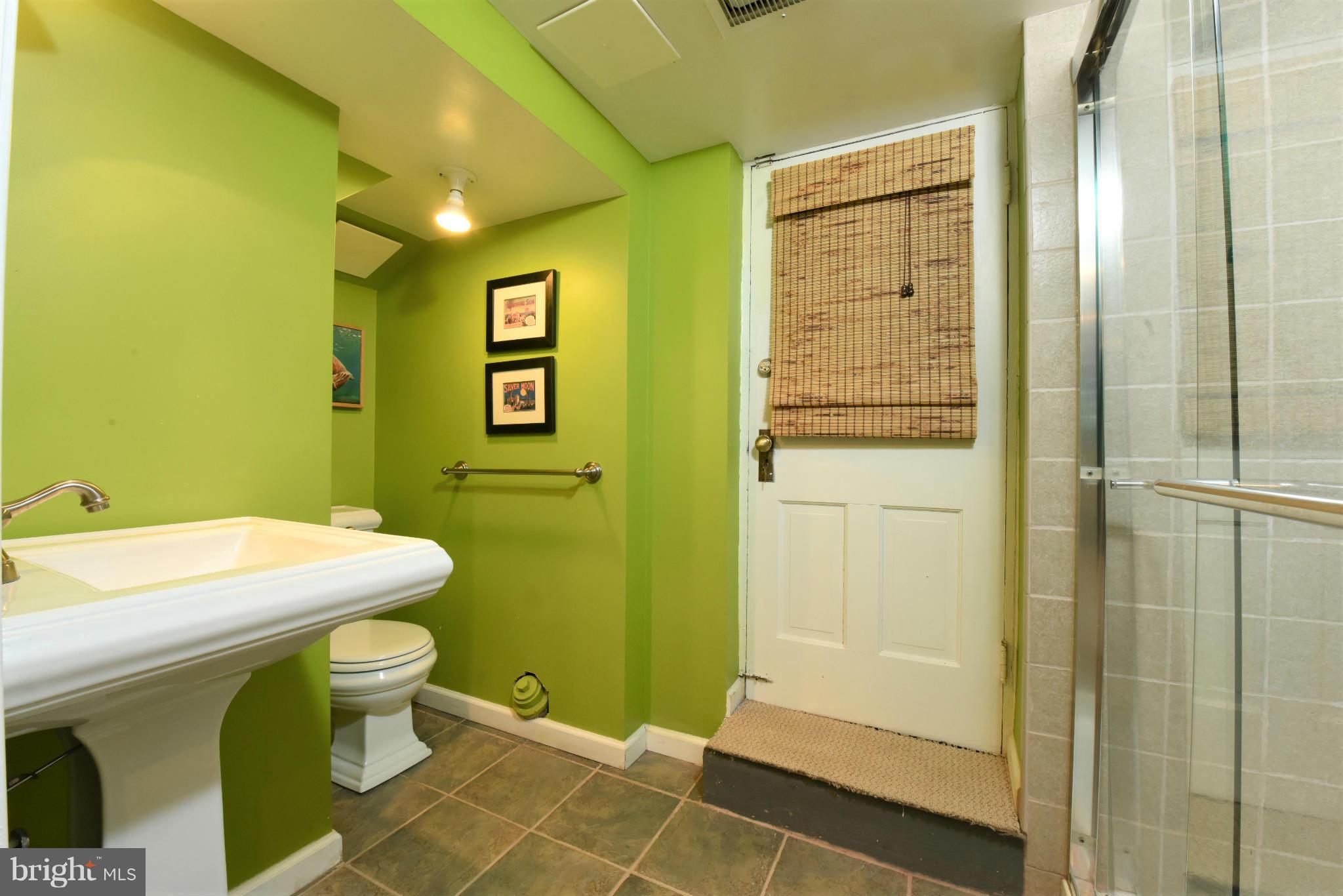 308 Wendover Road Baltimore, MD 21218 - Photo 16 of 30 Basement Full Bath