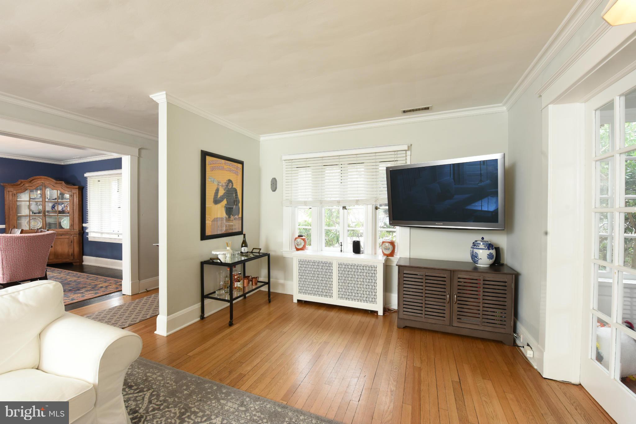 308 Wendover Road Baltimore, MD 21218 - Photo 8 of 30 Architectural Details bring warmth