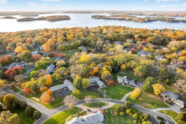 $1,695,000 | 5880 Boulder Bridge Lane, Excelsior, MN 55331