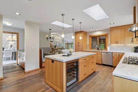 $1,695,000 | 5880 Boulder Bridge Lane, Excelsior, MN 55331