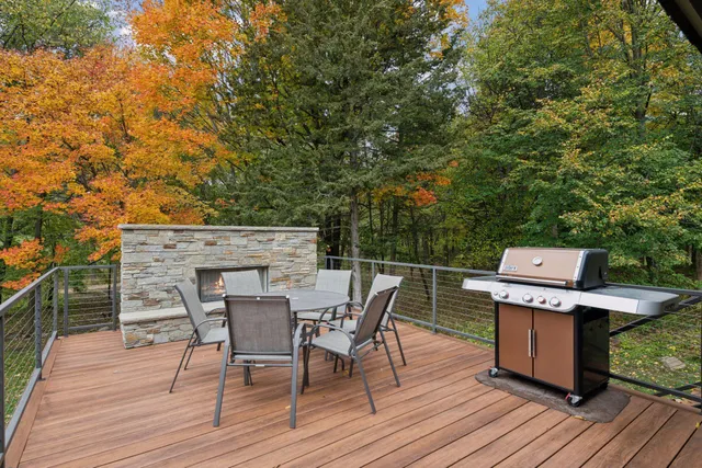 $1,695,000 | 5880 Boulder Bridge Lane, Excelsior, MN 55331