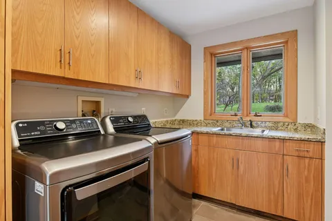 $1,695,000 | 5880 Boulder Bridge Lane, Shorewood, MN 55331