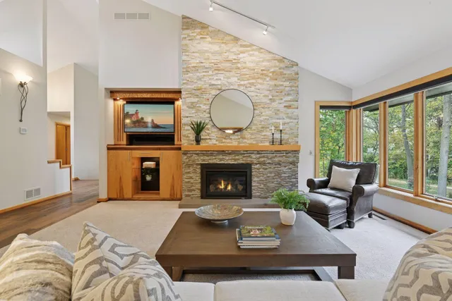 $1,695,000 | 5880 Boulder Bridge Lane, Shorewood, MN 55331