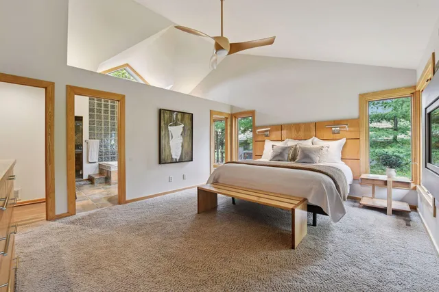 $1,695,000 | 5880 Boulder Bridge Lane, Excelsior, MN 55331