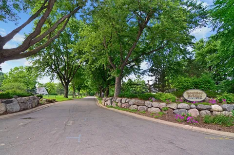 $1,695,000 | 5880 Boulder Bridge Lane, Excelsior, MN 55331