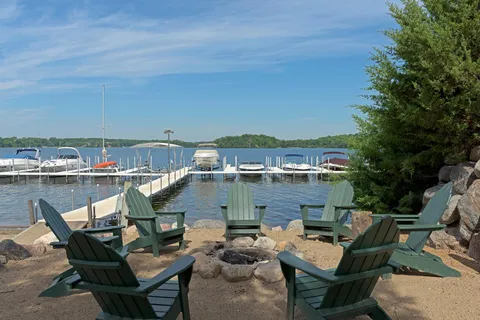 $1,695,000 | 5880 Boulder Bridge Lane, Excelsior, MN 55331