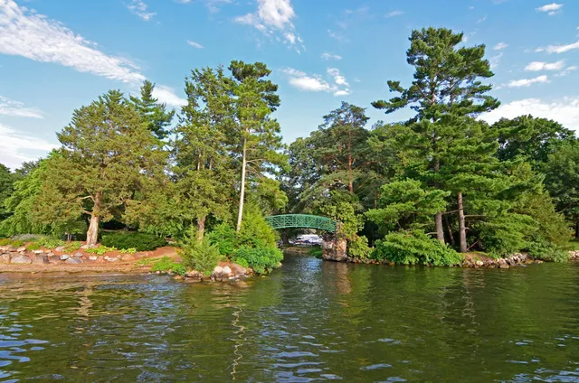 $1,695,000 | 5880 Boulder Bridge Lane, Excelsior, MN 55331