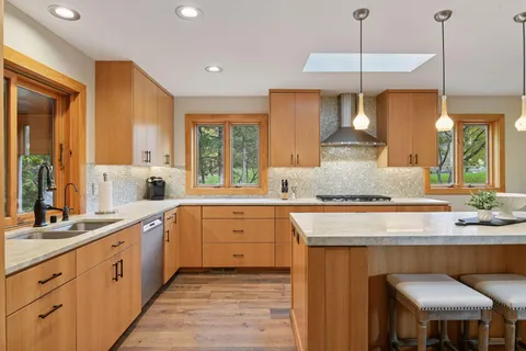 $1,695,000 | 5880 Boulder Bridge Lane, Shorewood, MN 55331