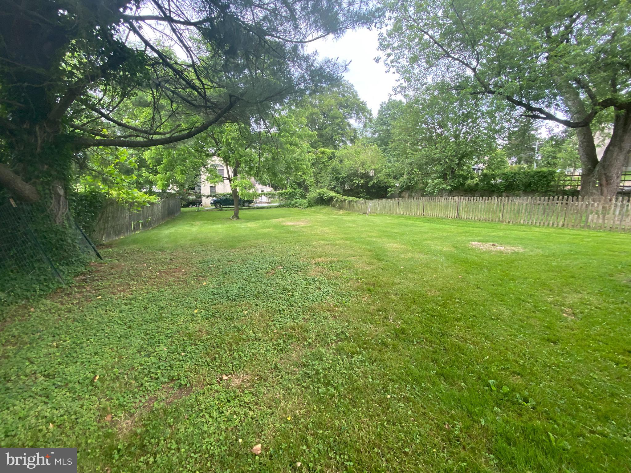 959 Radnor Road Wayne, PA 19087 - Photo 5 of 35 Great rear yard - flat, deep and open!