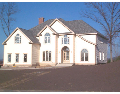 12 White Pine Road Amherst, MA 01002 - Photo 1 of 7 Gallery Image 1