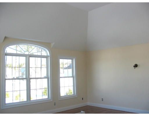 12 White Pine Road Amherst, MA 01002 - Photo 3 of 7 Gallery Image 3
