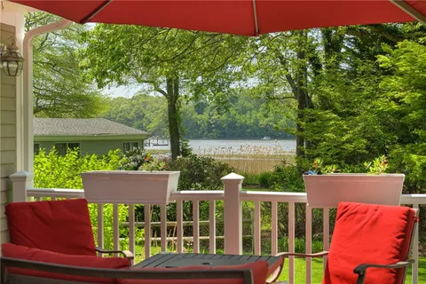 $1,395,000 | 31 Meadowbrook Drive, Barrington, RI 02806
