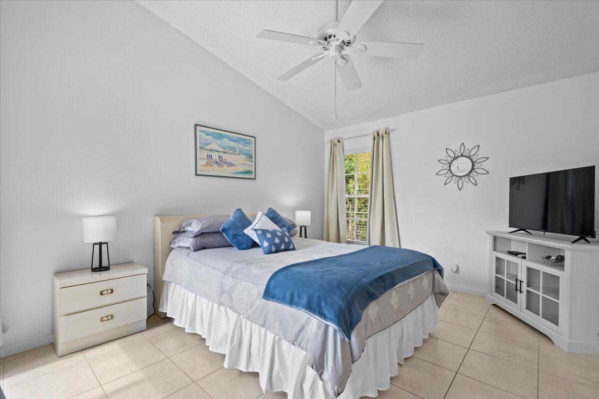 6397 Garrett Street Jupiter, FL 33458 - Photo 16 of 36 17-LUX_0940