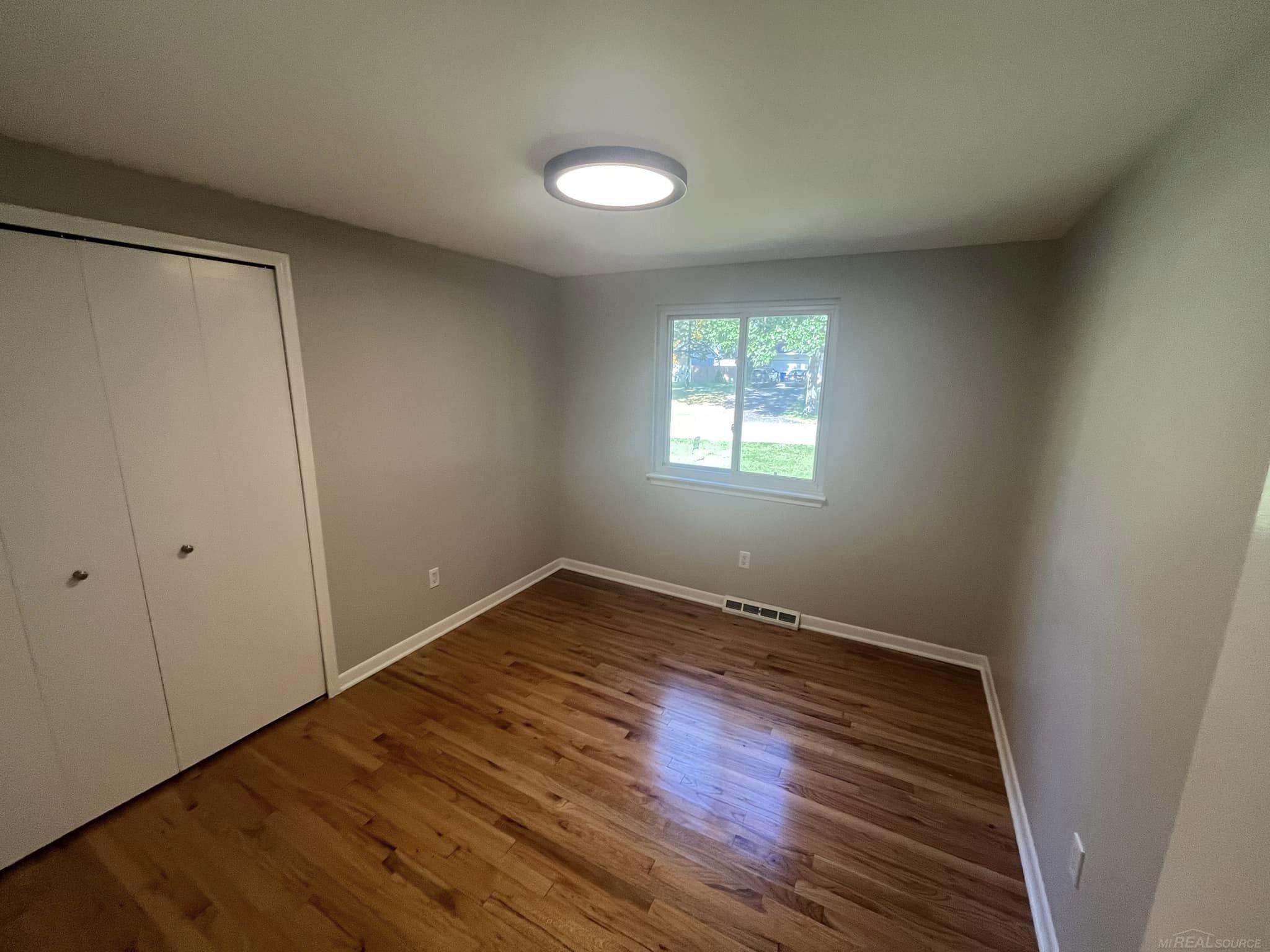 4363 Highfield Road Waterford, MI 48329 - Photo 21 of 29 50124619-20.JPG