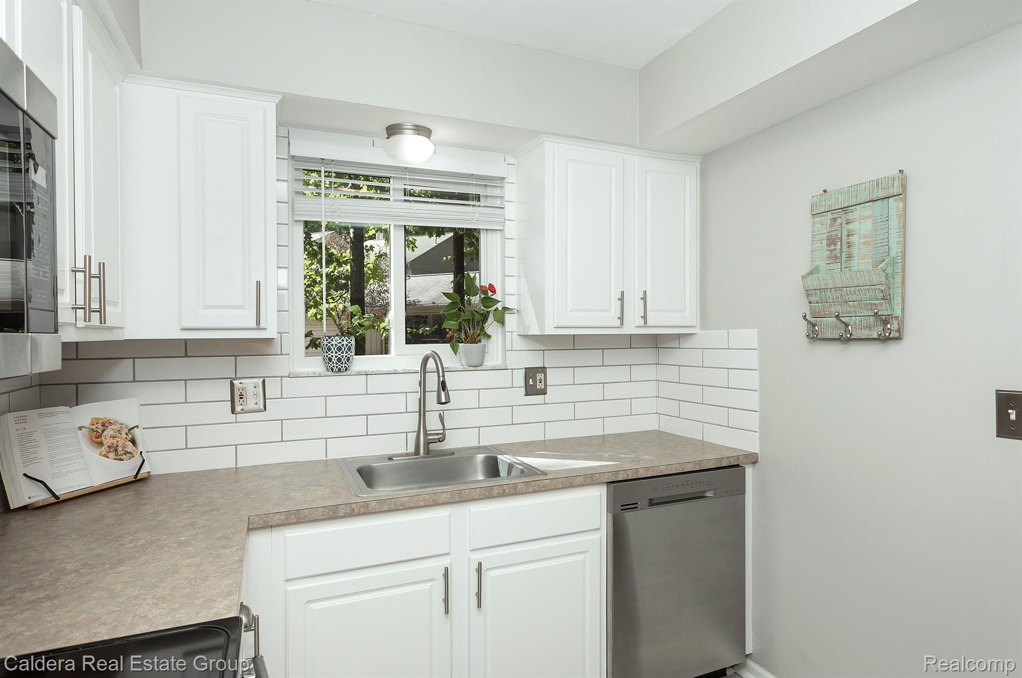 1510 Streamwood Court Rochester, MI 48309 - Photo 12 of 32 Gallery Image 12