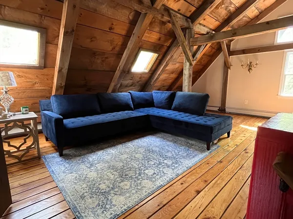 $2,400 | 102 New Templeton Road, Hubbardston, MA 01452