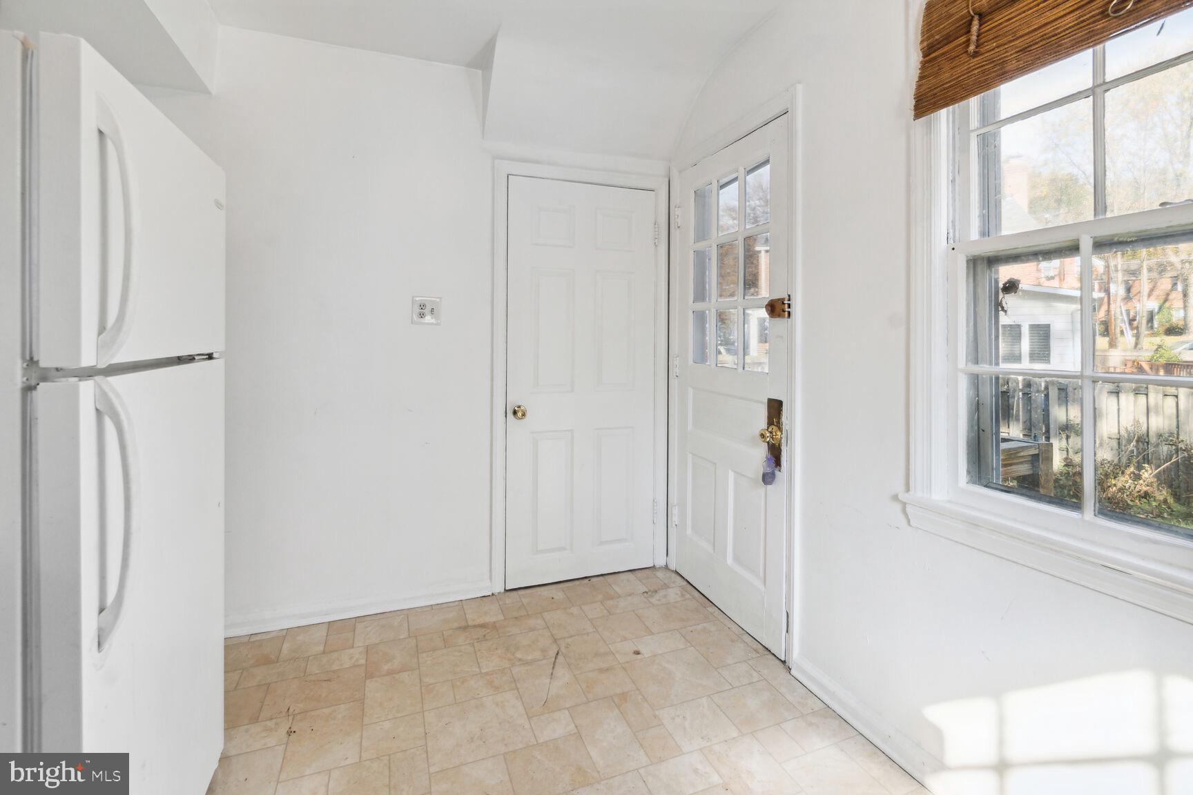 11703 Broadview Road Silver Spring, MD 20902 - Photo 8 of 22