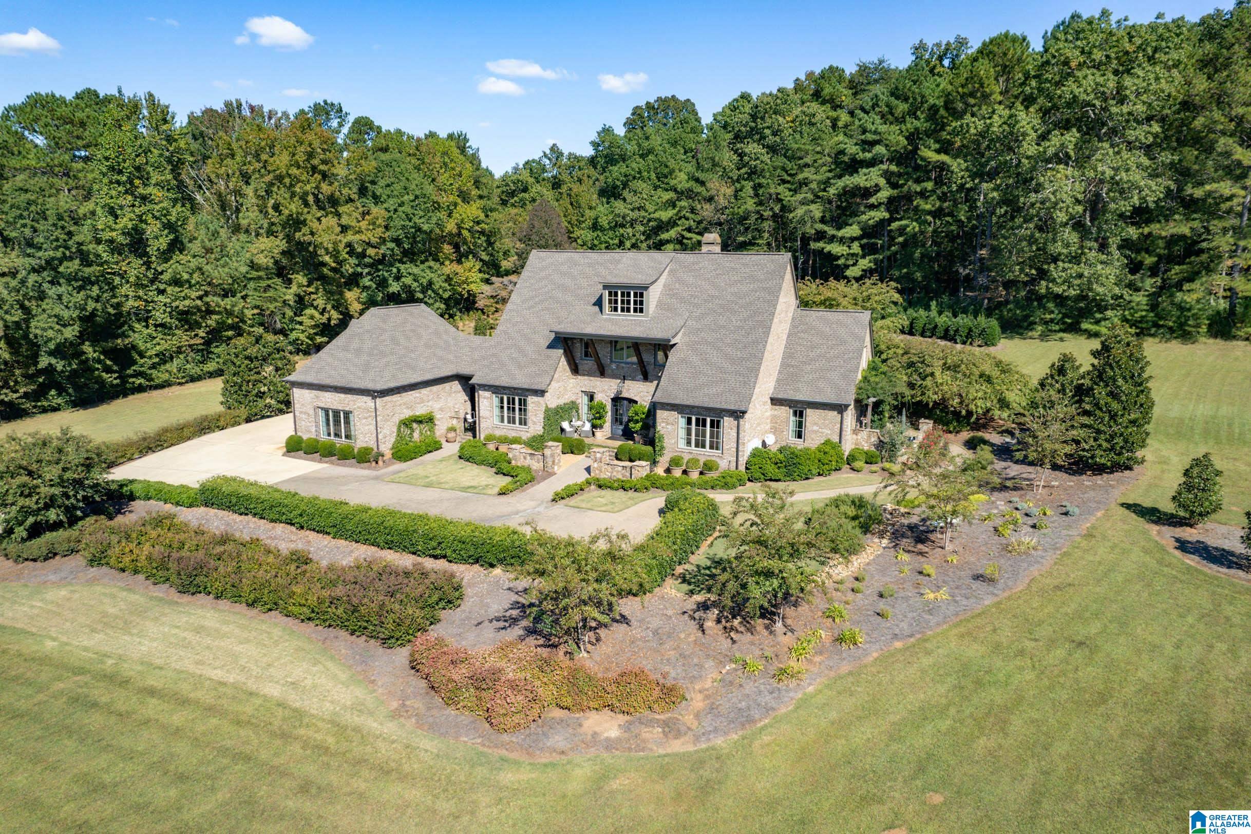 327 Forest Lane Leeds, AL 35094 - Photo 3 of 37
