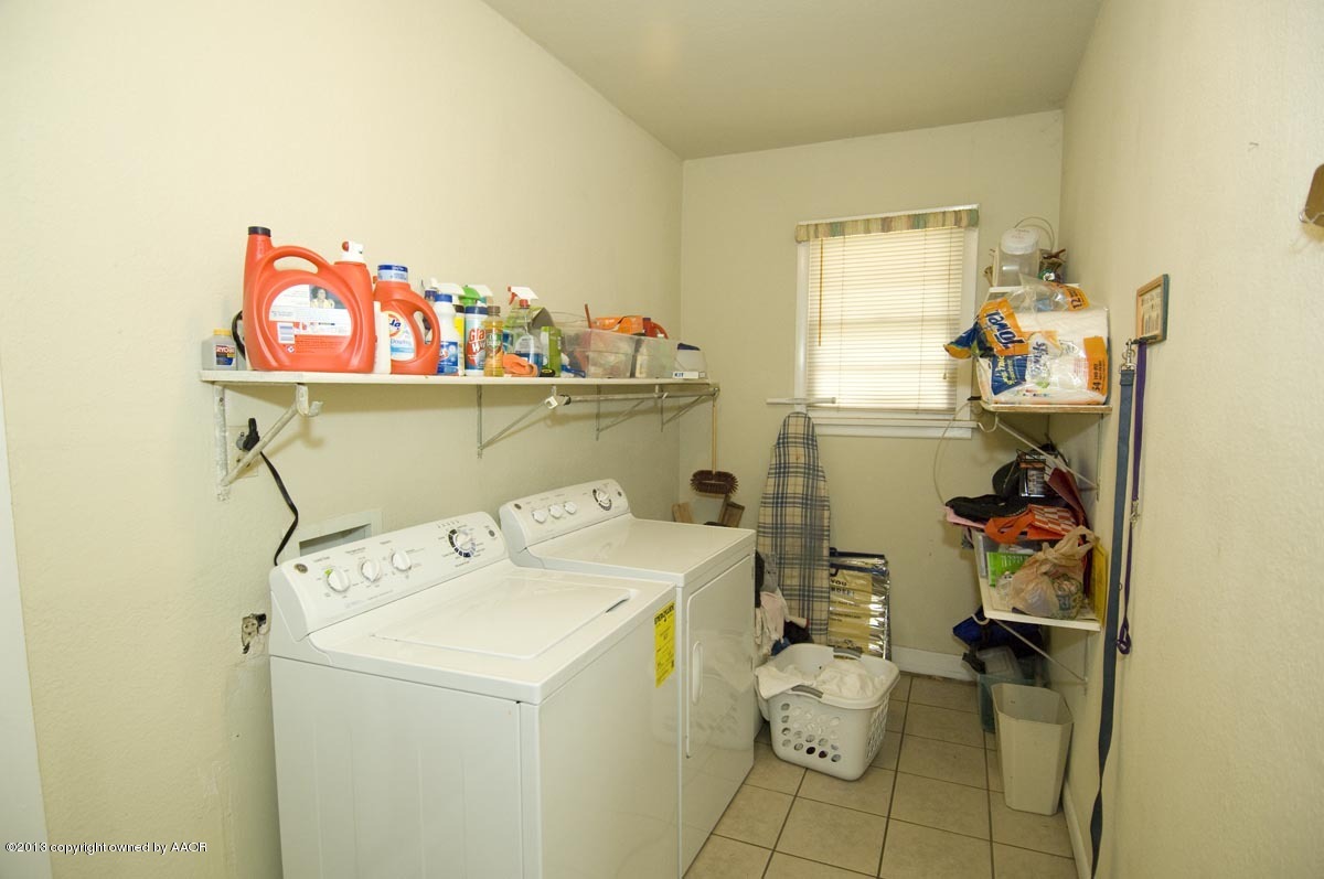 4218 Camp Lane Amarillo, TX 79110 - Photo 23 of 34 UTILITY ROOM VIEW 1