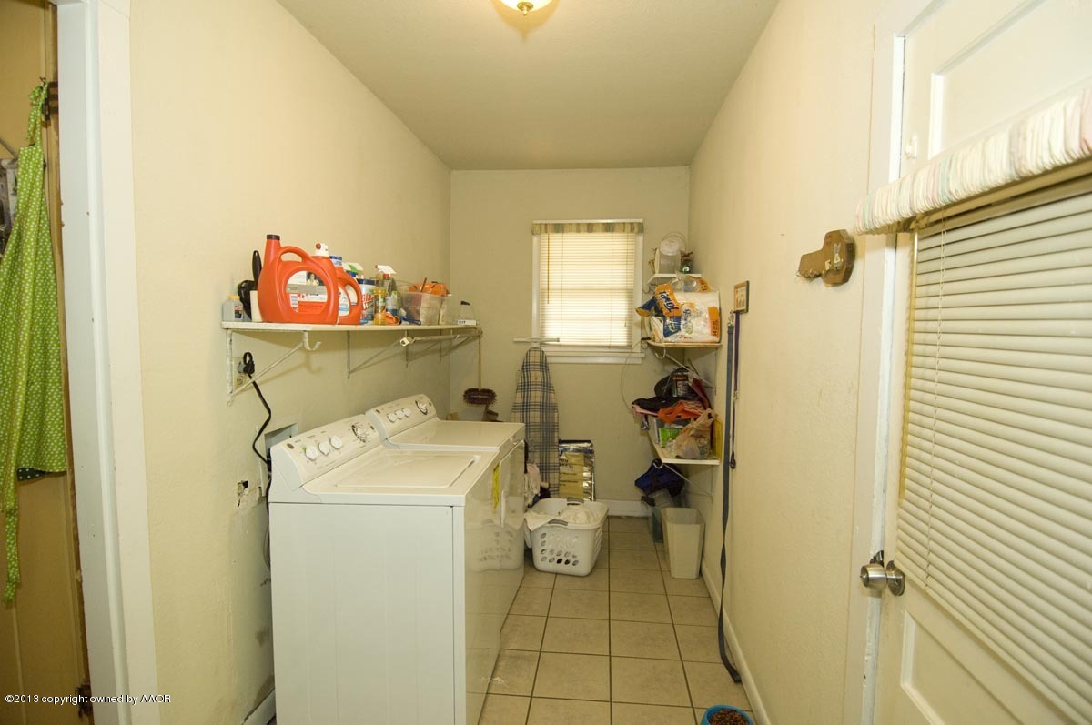 4218 Camp Lane Amarillo, TX 79110 - Photo 24 of 34 UTILITY ROOM VIEW 2